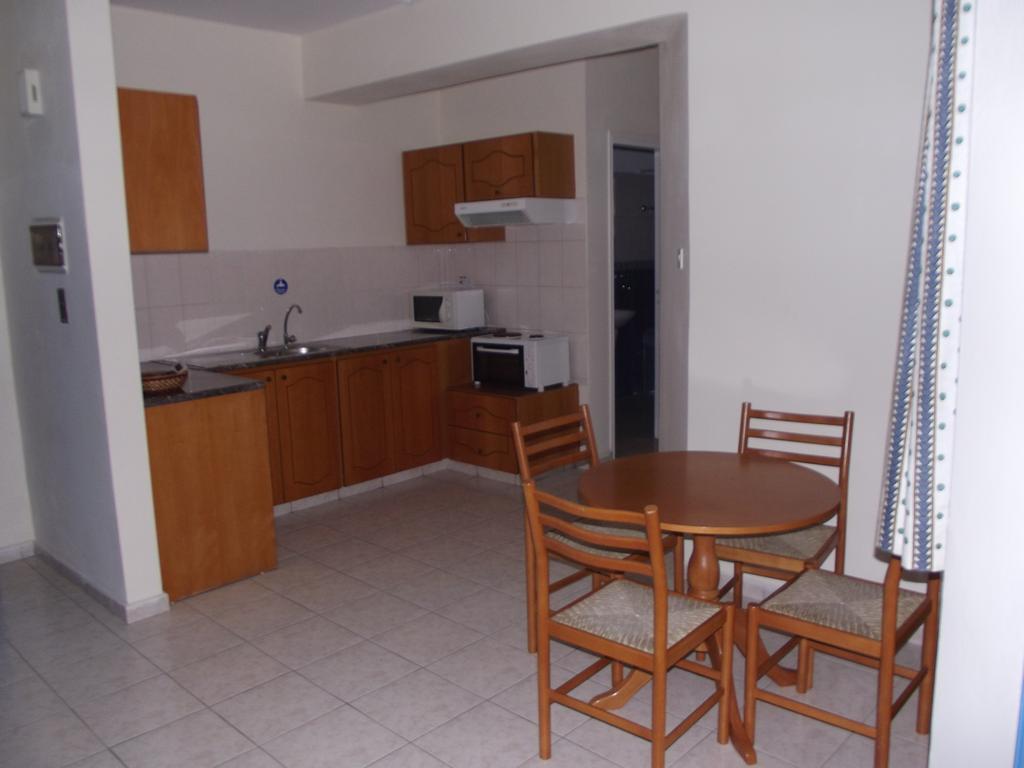Kefalonitis Hotel Apartments Paphos Bilik gambar