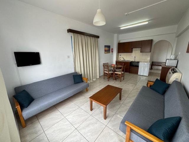 Kefalonitis Hotel Apartments Paphos Luaran gambar