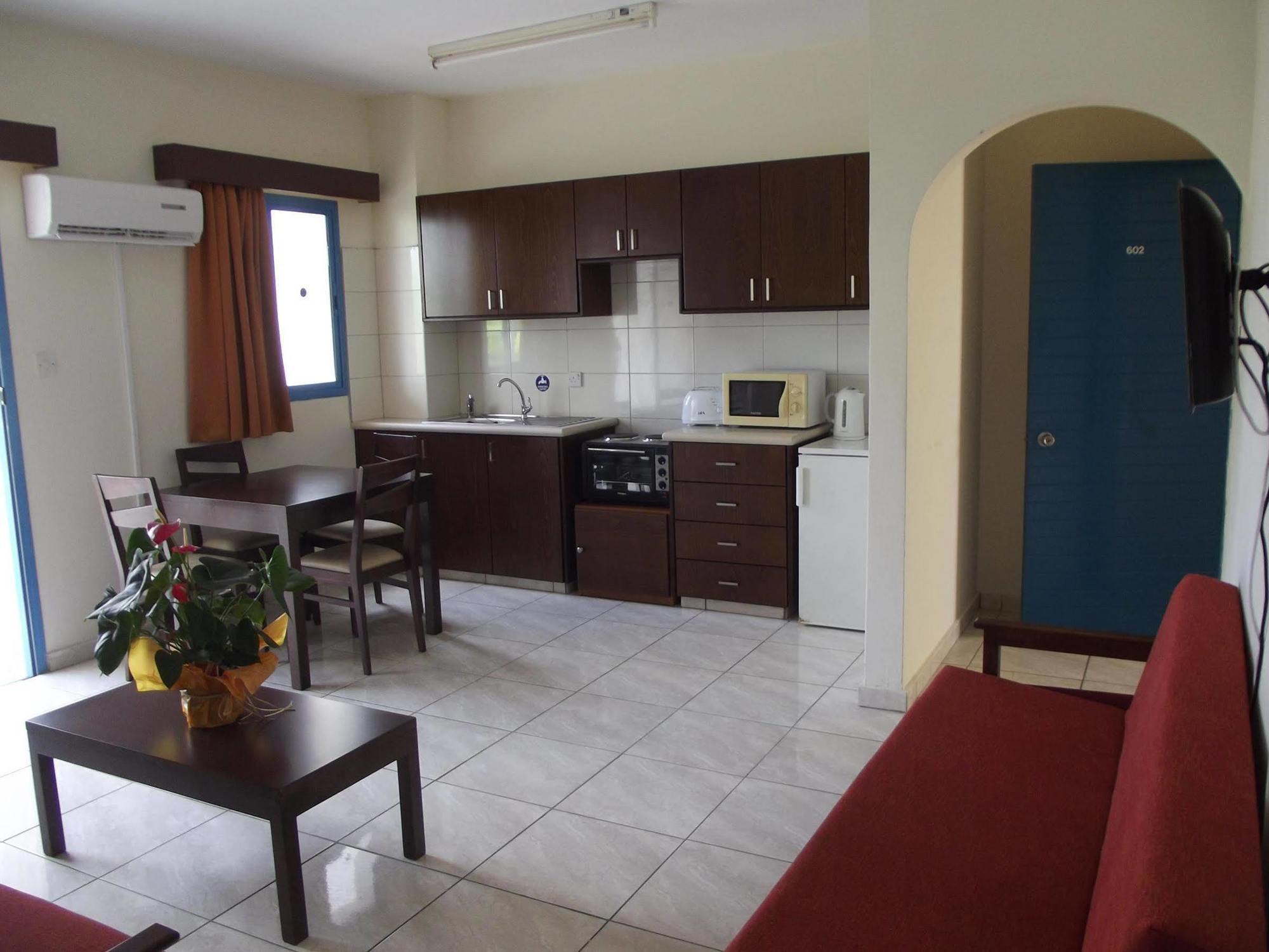 Kefalonitis Hotel Apartments Paphos Luaran gambar